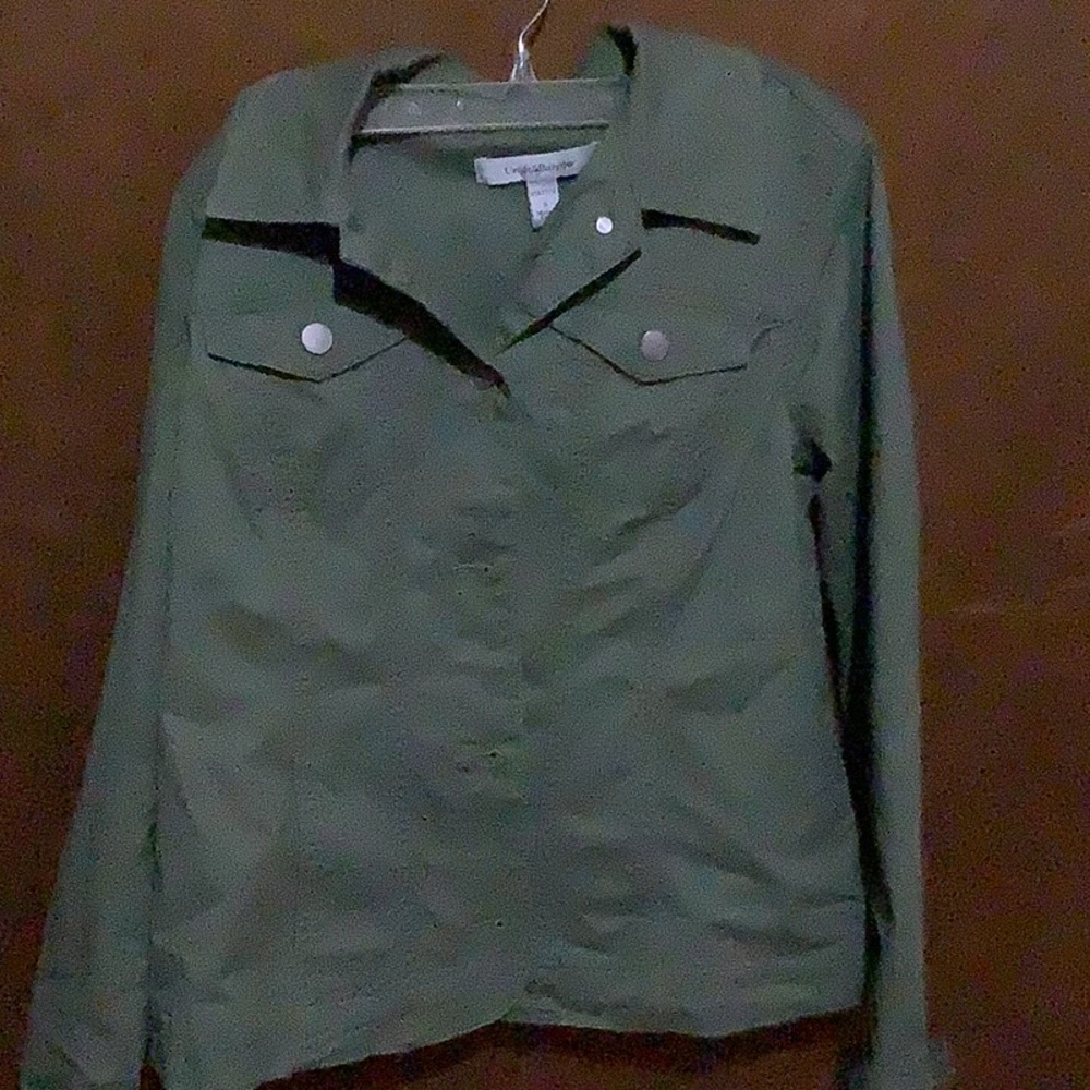 Nice button top